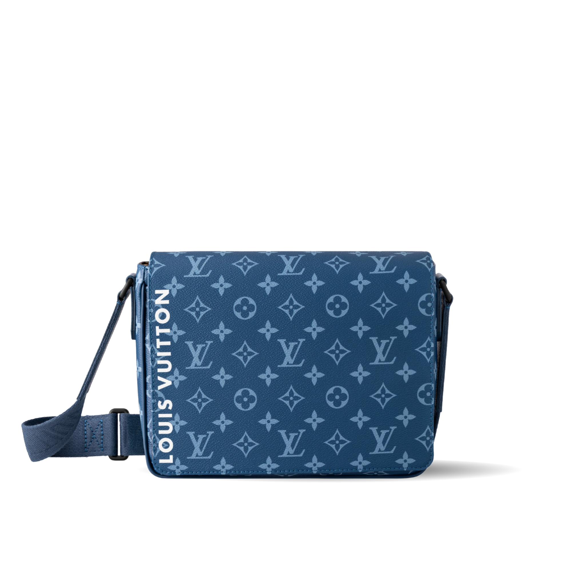 Louis-Vuitton-District-Pm-Bag-Blue-26Cm-M23785.png
